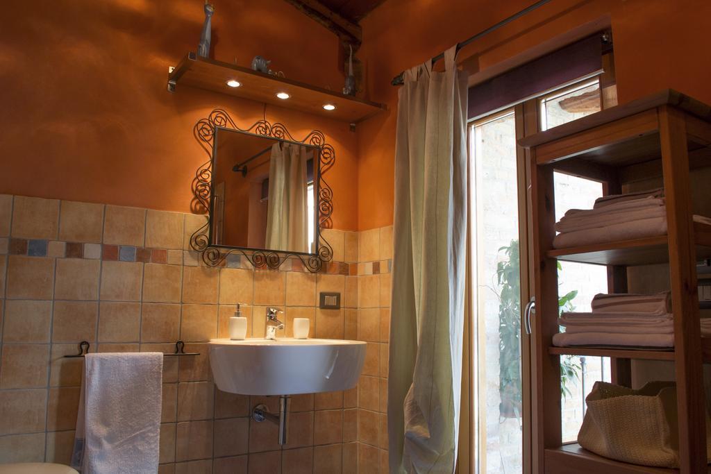 Holiday Home Ca' Del Cinema Mombercelli Номер фото